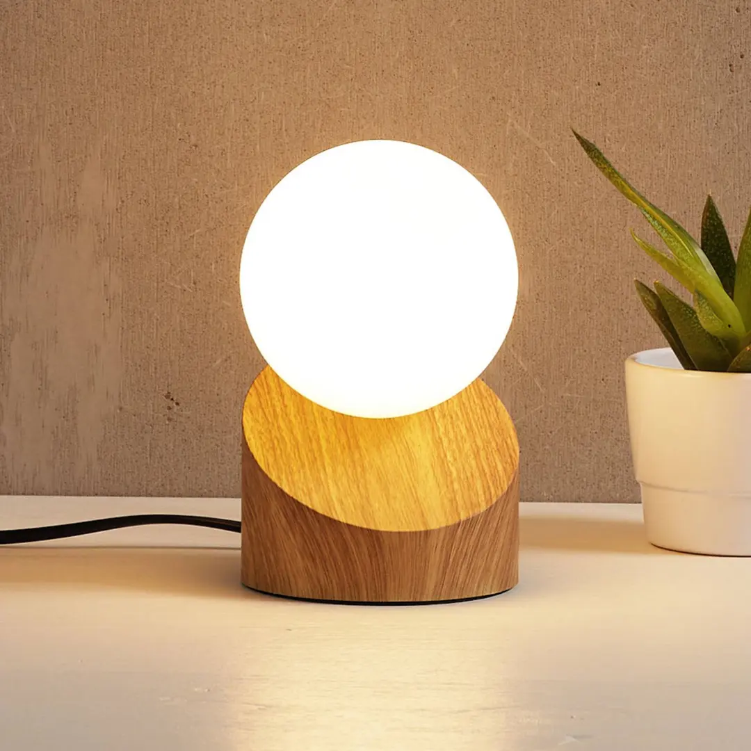 Nowa LED-Tischleuchte Alisa mit Fuß in Holzoptik