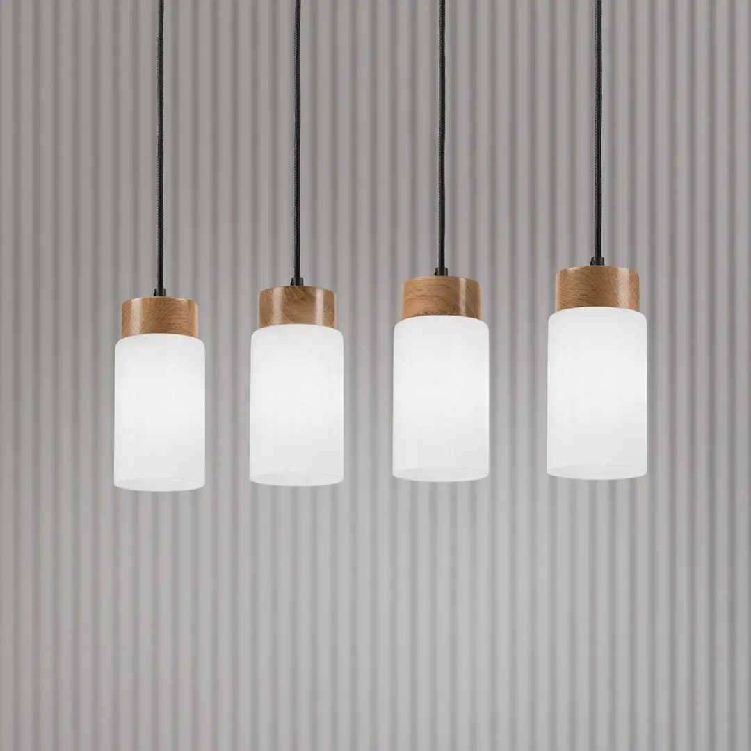Lamkur Hängeleuchte Markus, Opalglas/Eichenholz, Länge 80 cm 4-flg.