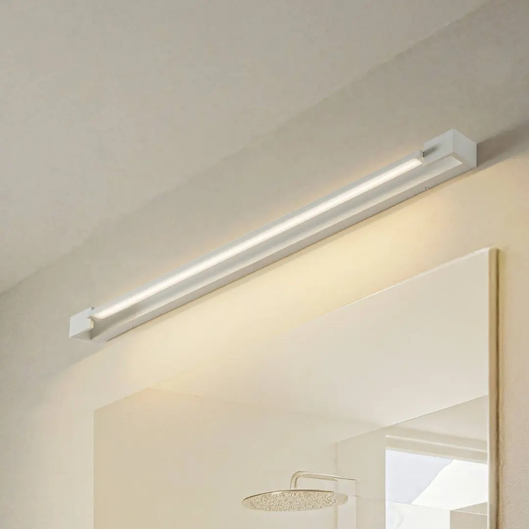 Arcchio LED-Wandleuchte Jora, 90 cm, weiß, schwenkbar, IP44