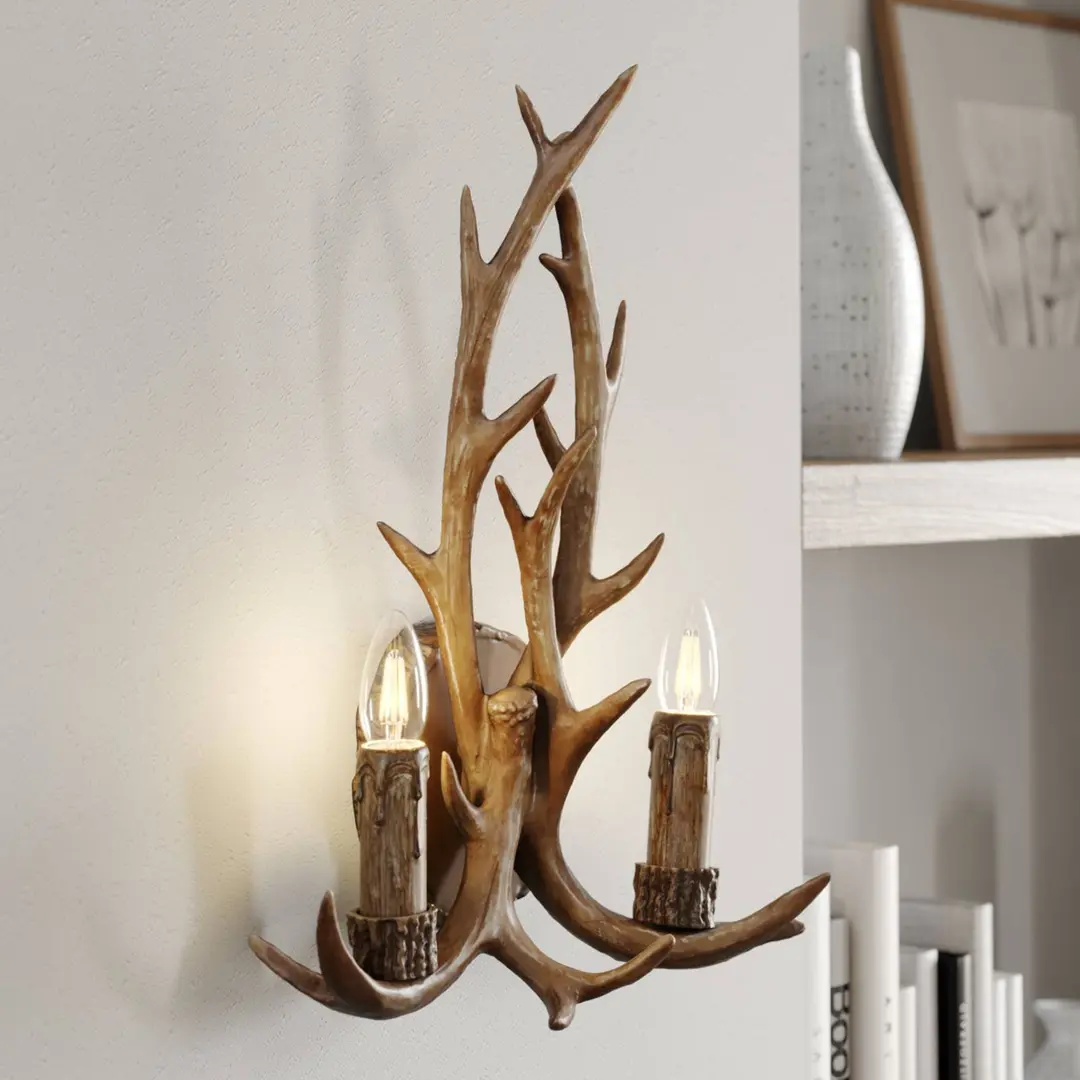 Lindby Wandleuchte Fibi, braun, Geweih, 2-flammig, E14