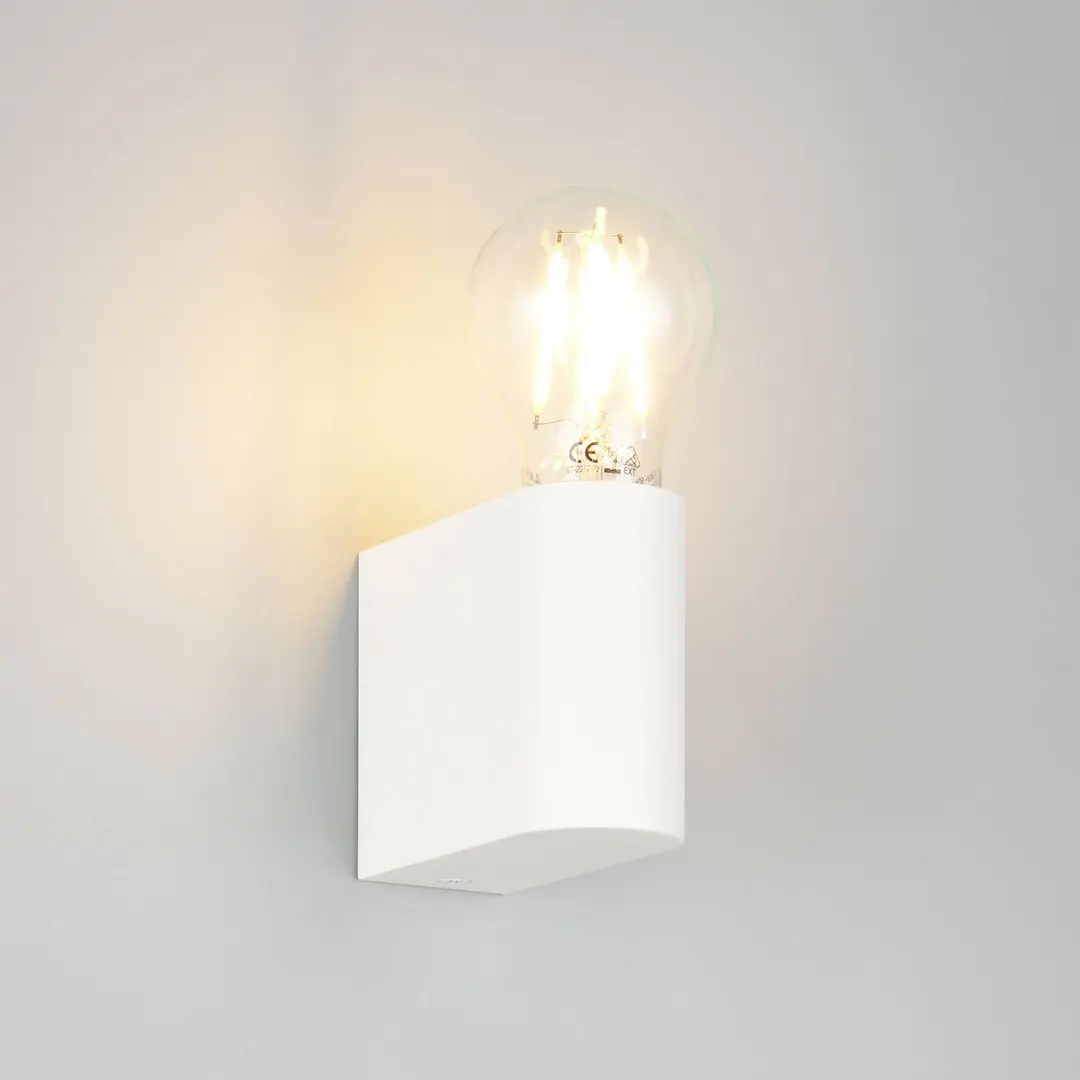 Trio Lighting Bad-Wandlampe Pratella, Breite 4 cm, weiß, Kunststoff, IP44