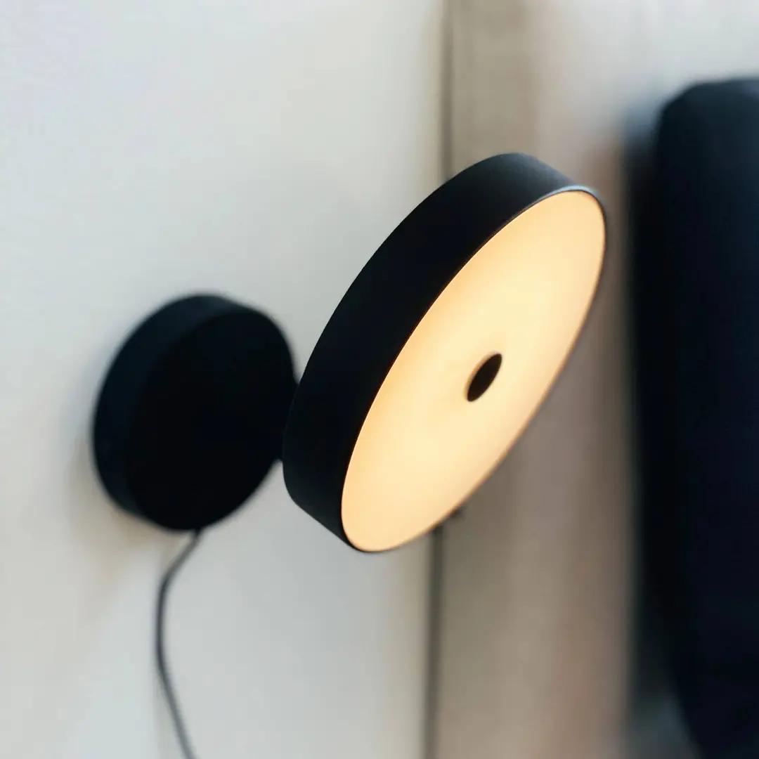 Dyberg Larsen LED-Wandlampe Starlight, schwarz, Ø14 cm, dim.
