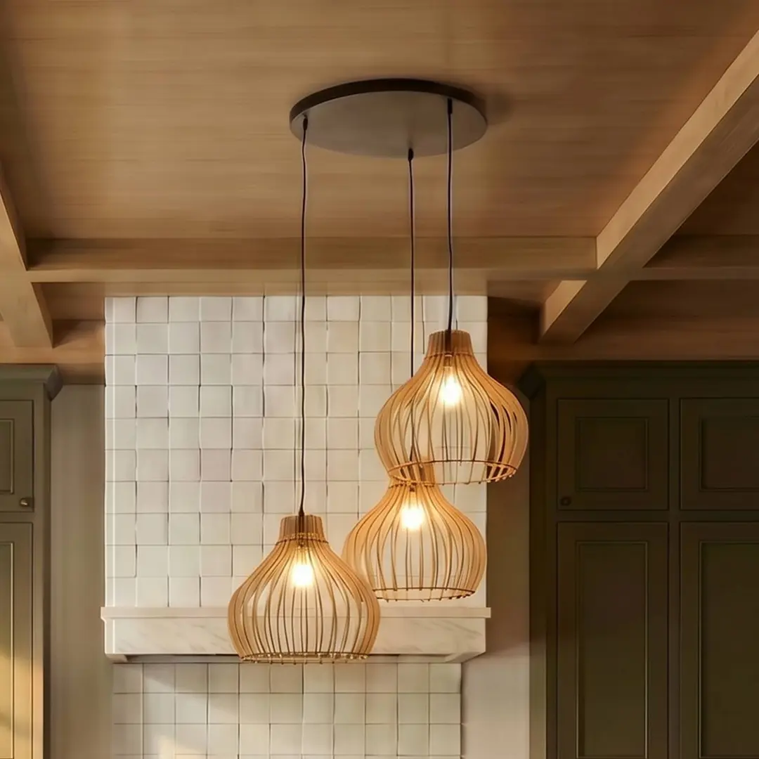 TEMAR LIGHTING Hängeleuchte Barrel mit Holzschirmen, 3-fl. rund