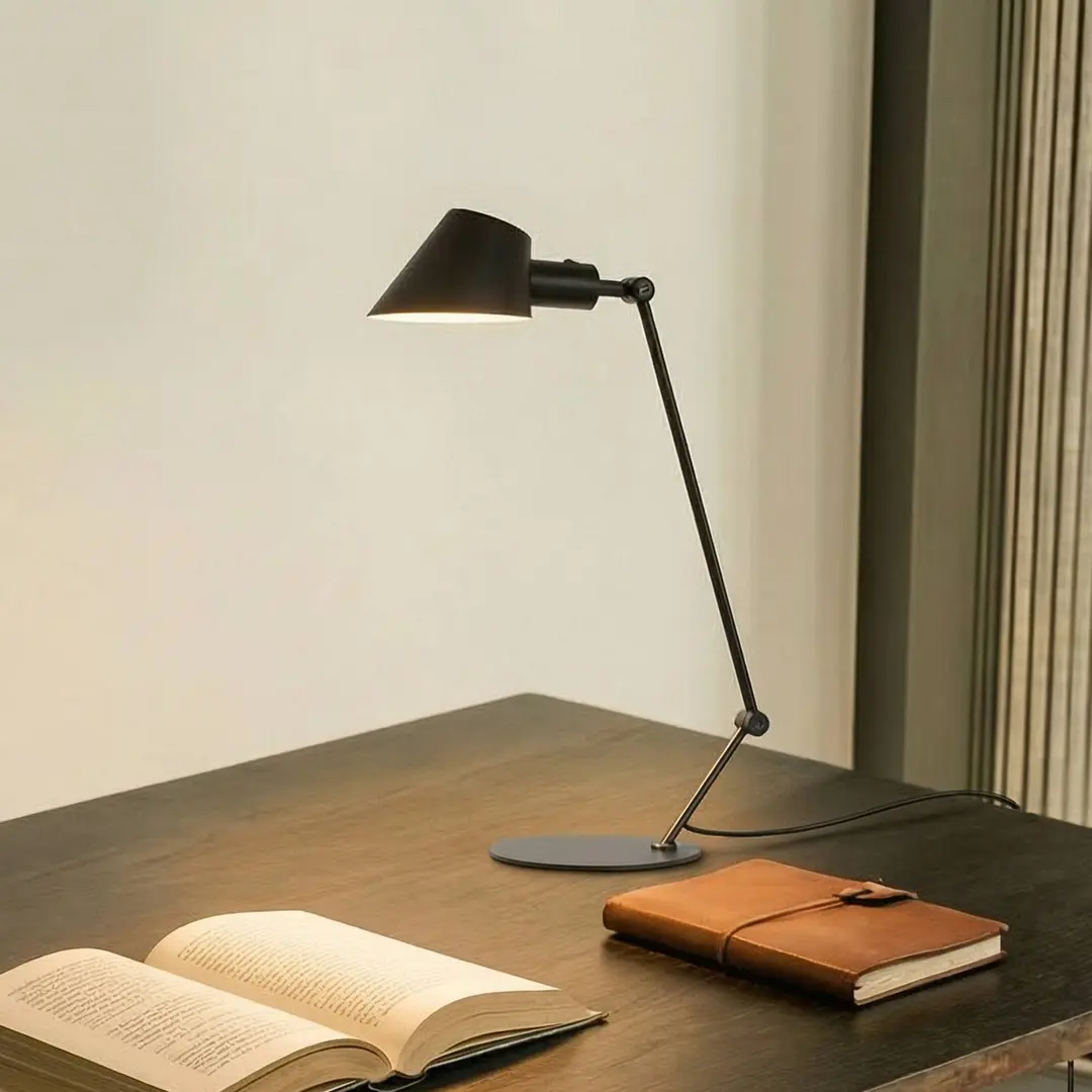 Lindby Tischleuchte Corali, schwarz, Metall, Höhe 64cm