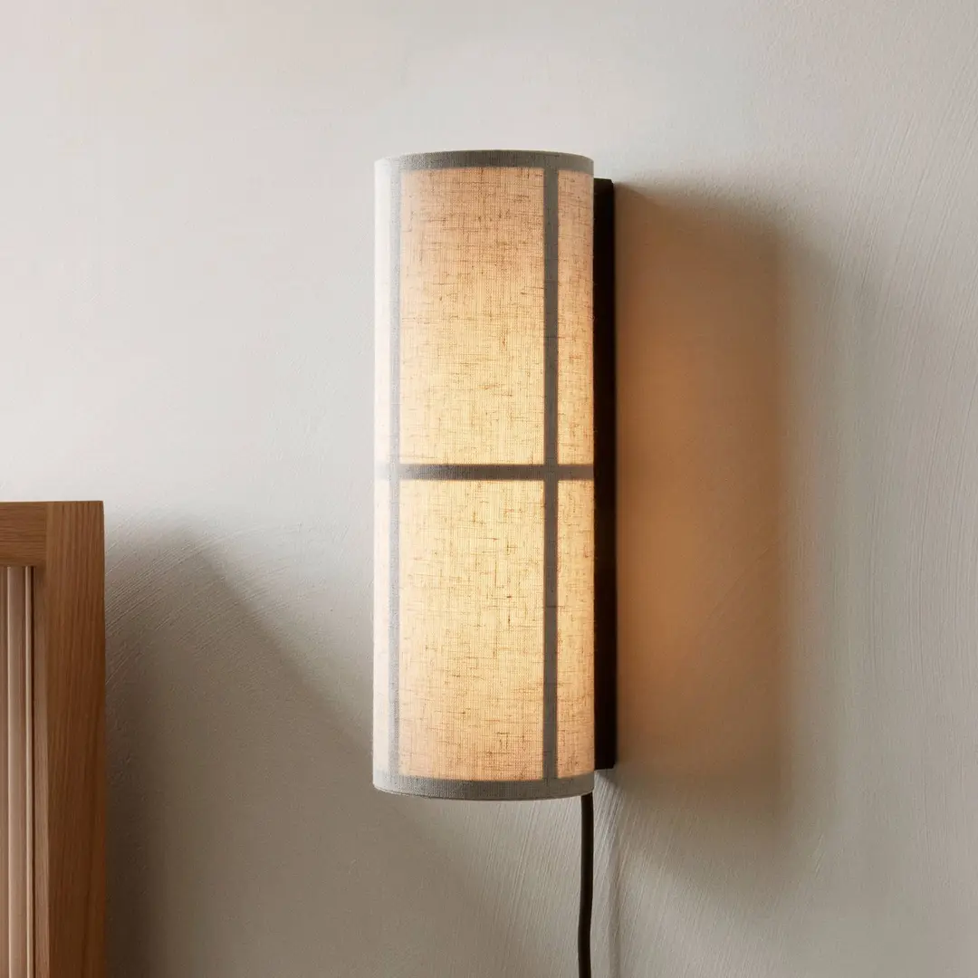 Audo Copenhagen Audo Hashira LED-Wandleuchte mit Stecker, natur