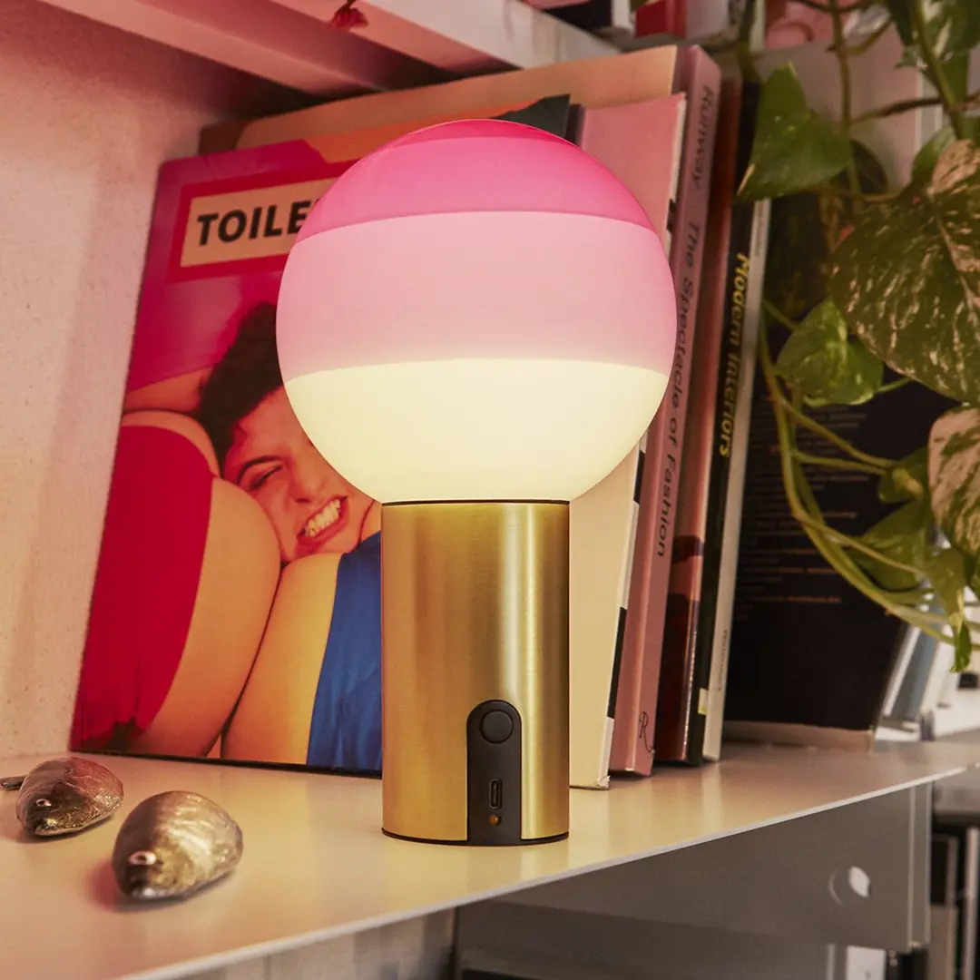 MARSET Akku-Tischlampe Dipping Light, rosa/messing, dim.