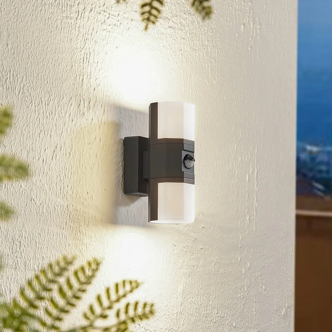 Lindby LED-Außenwandleuchte Alaric, Alu, anthrazit, Sensor
