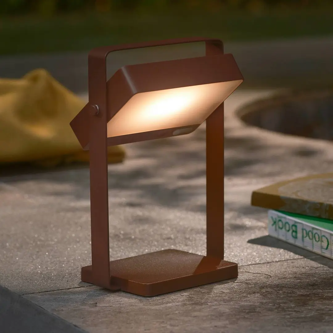 Nordlux LED-Solar-Tischleuchte Saulio, braun, IP44, Alu, USB, Akku