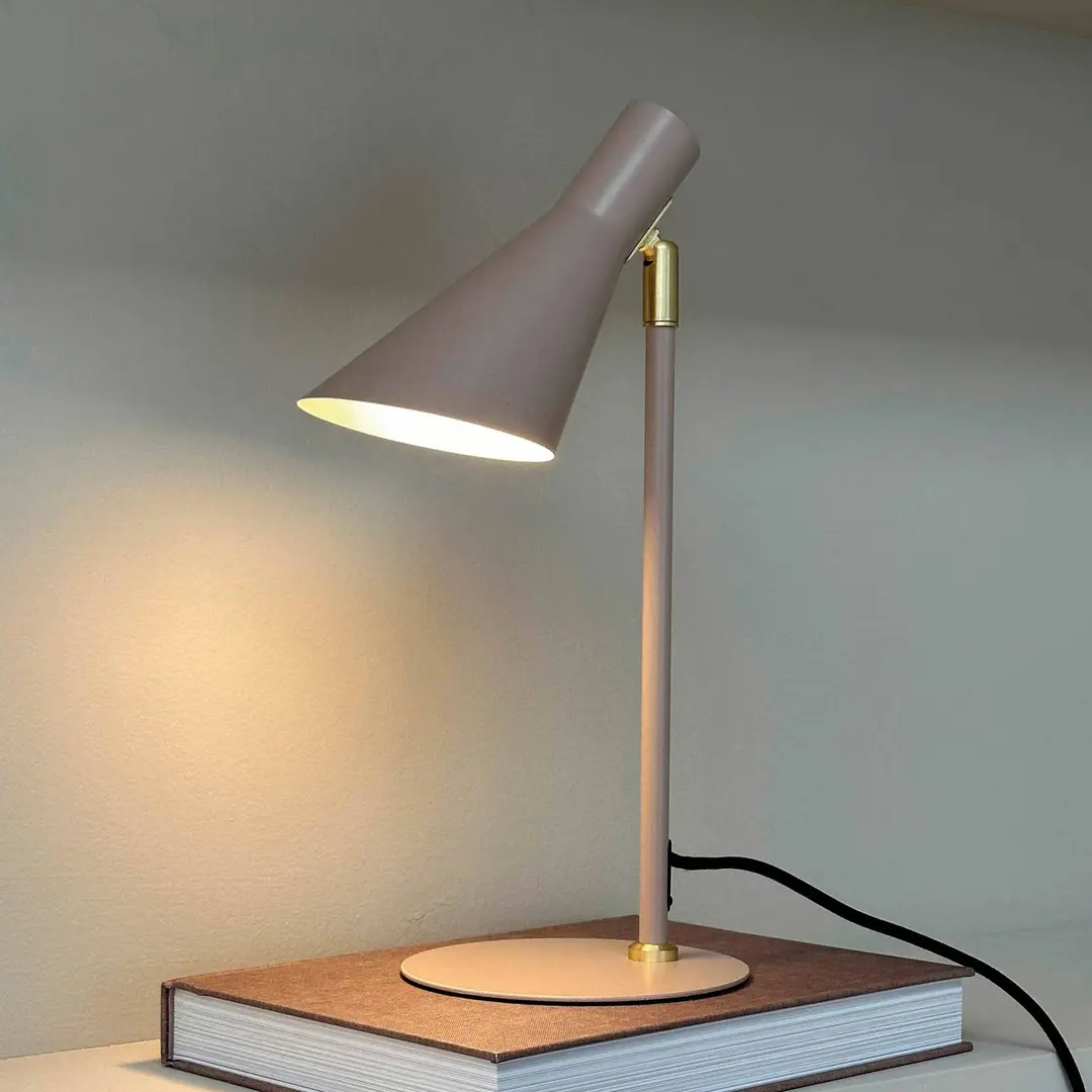 Dyberg Larsen Tischlampe DL12, beige, Höhe 39,5 cm, Metall