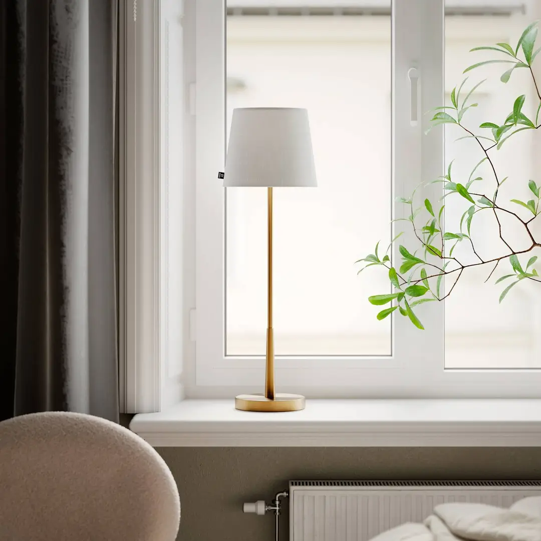 By Rydens Tischlampe Lumi, 69 cm, gold/weiß, Textil