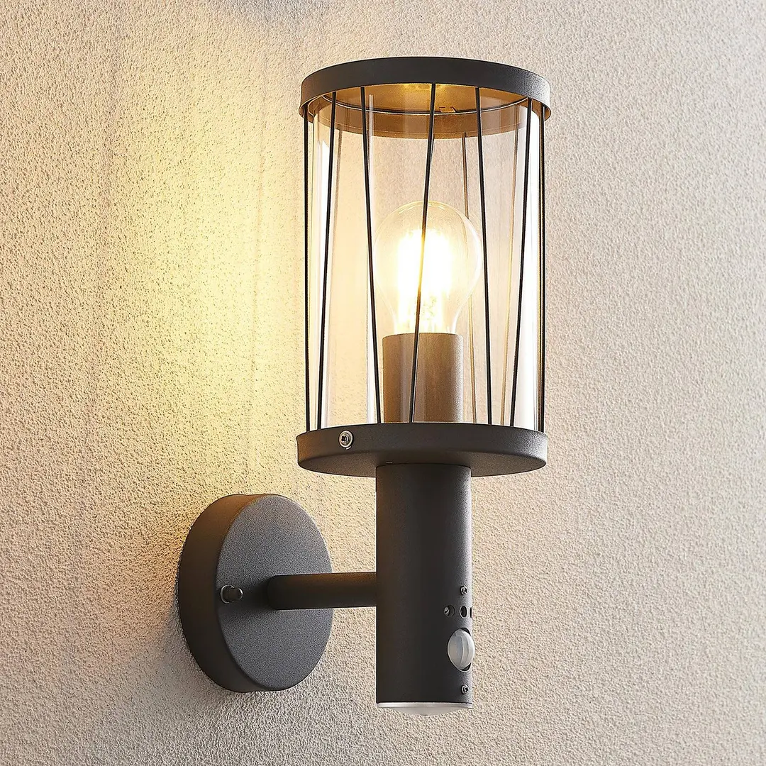 Lindby Außenwandlampe Yonan, Höhe 34 cm, anthrazit, Sensor