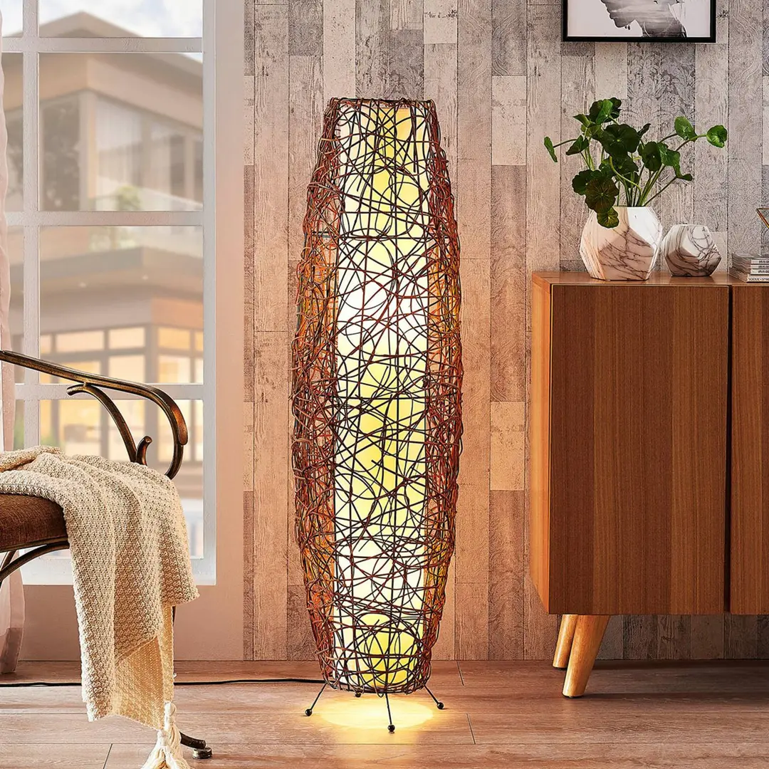 Lindby Stehleuchte Nias, Höhe 111 cm, Rattan, Textil