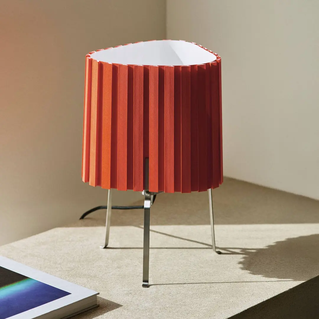 HAY Tischlampe Canelé, rot, Höhe 37 cm, E14, Textil