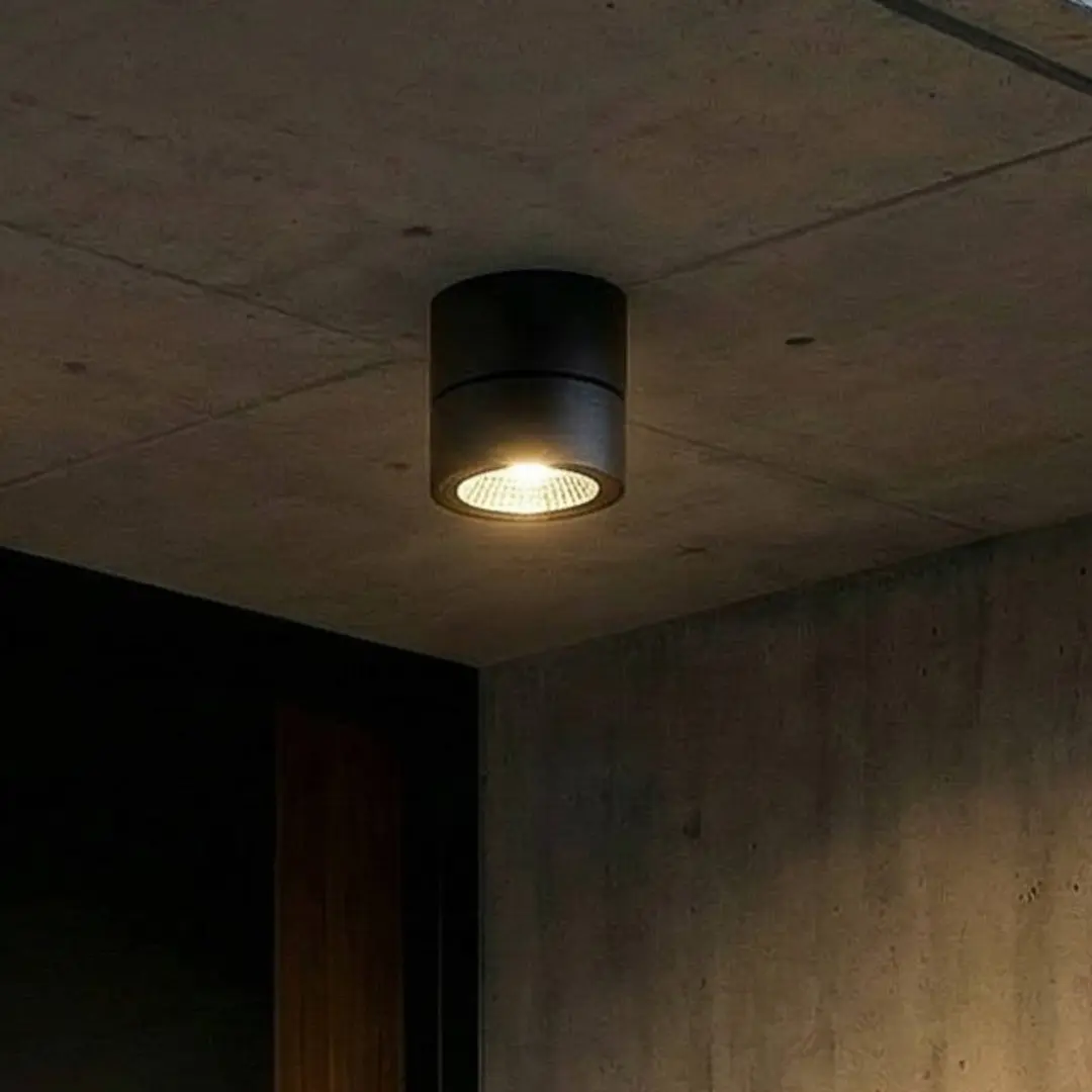 Lindby LED-Deckenstrahler Nolivar, schwarz, Ø 9 cm, IP54