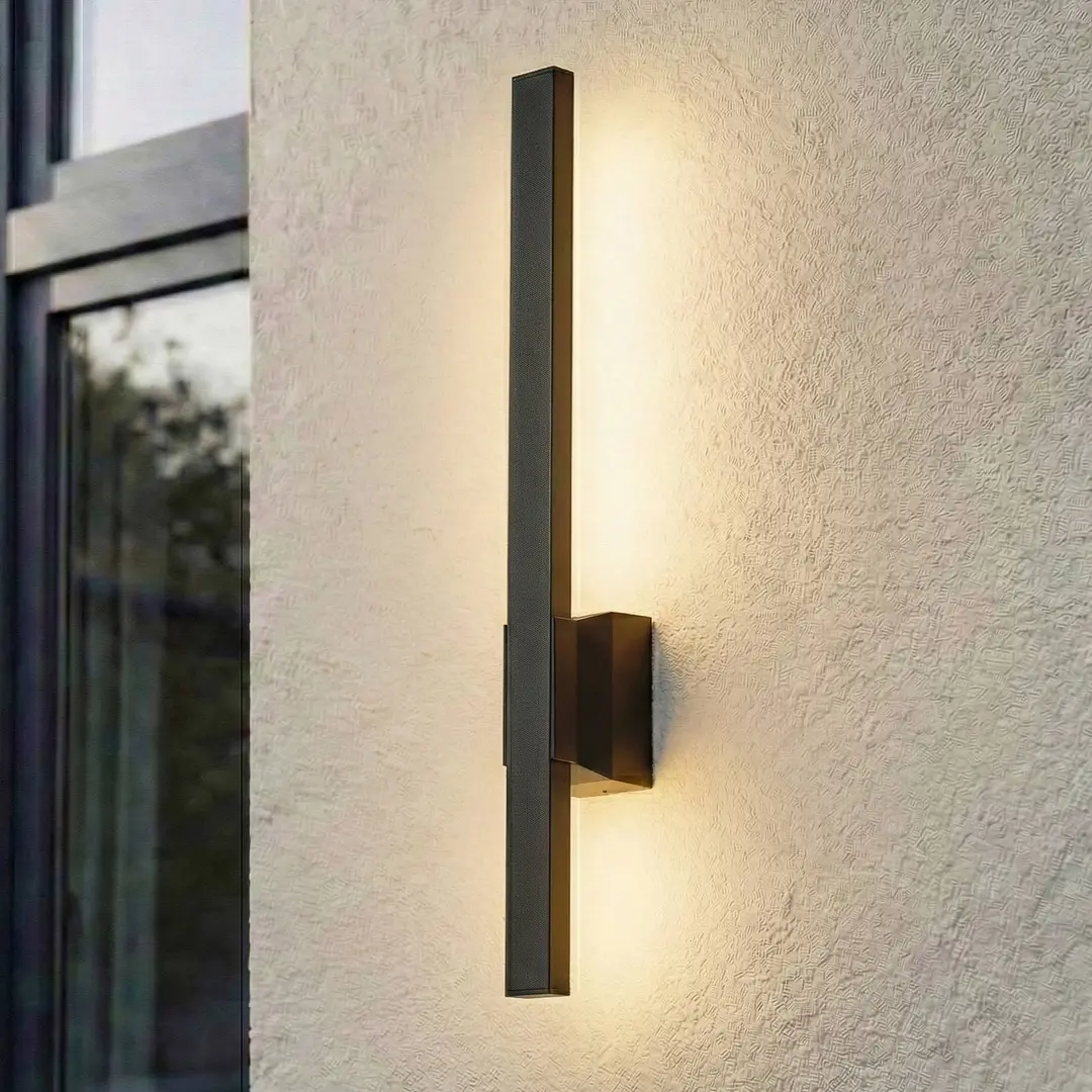 Lindby LED-Außenwandleuchte Sakari, schwarz, Alu, Höhe 50 cm