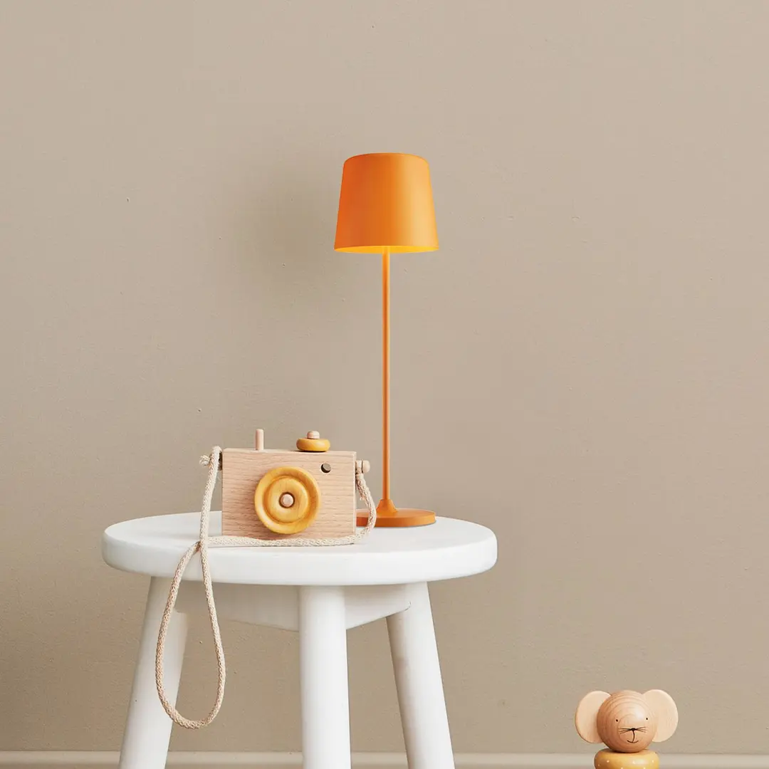 Brilliant LED-Akku-Tischlampe Kaami, dimmbar orange matt