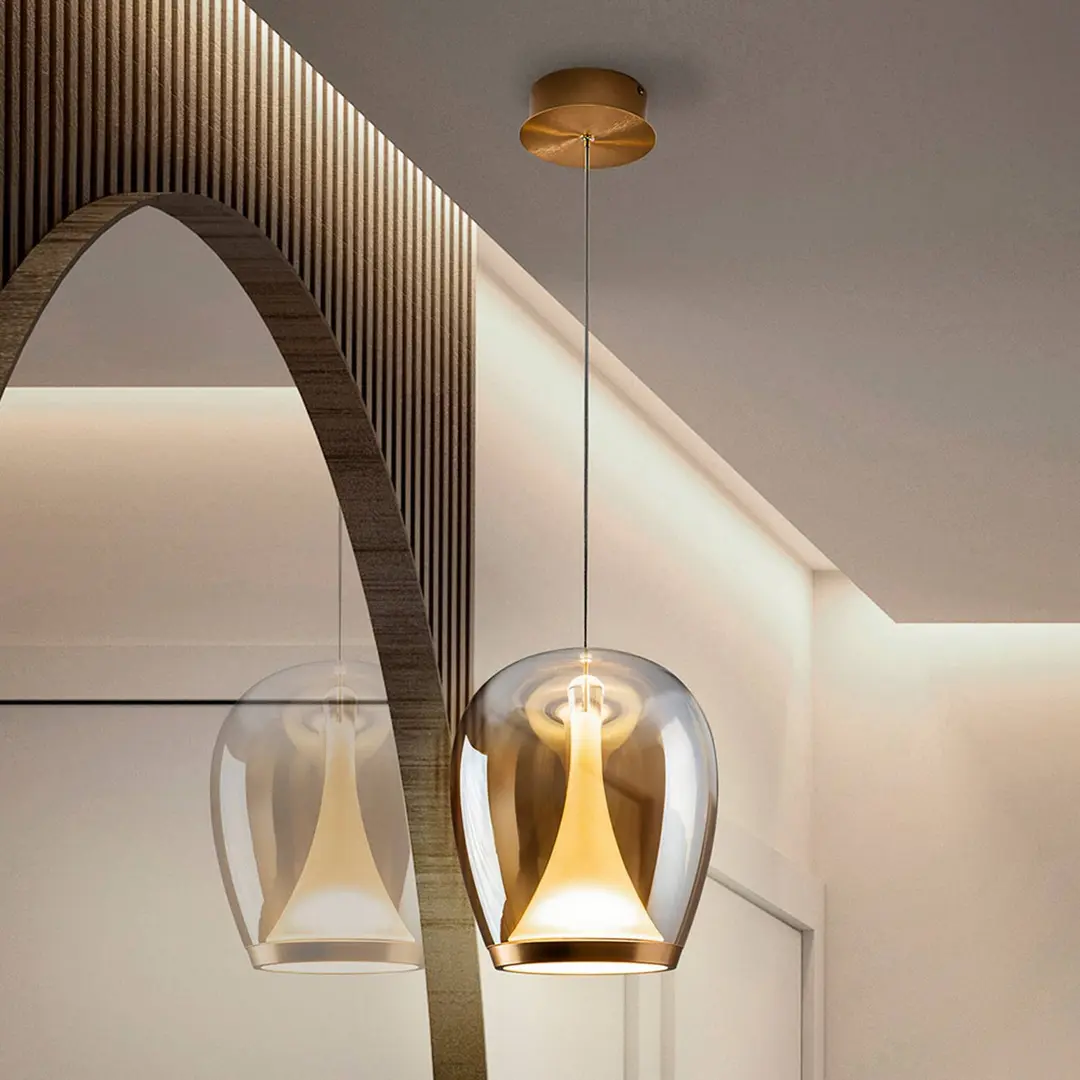 Schuller Valencia LED-Hängelampe Suspiro, Ø 25 cm, gold-/amberfarben, Glas