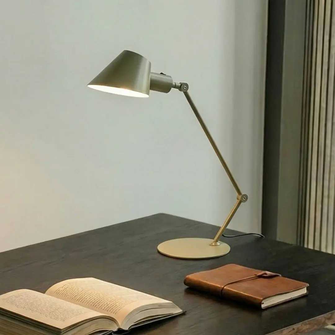 Lindby Tischleuchte Corali, hellgrün, Metall, Höhe 64cm