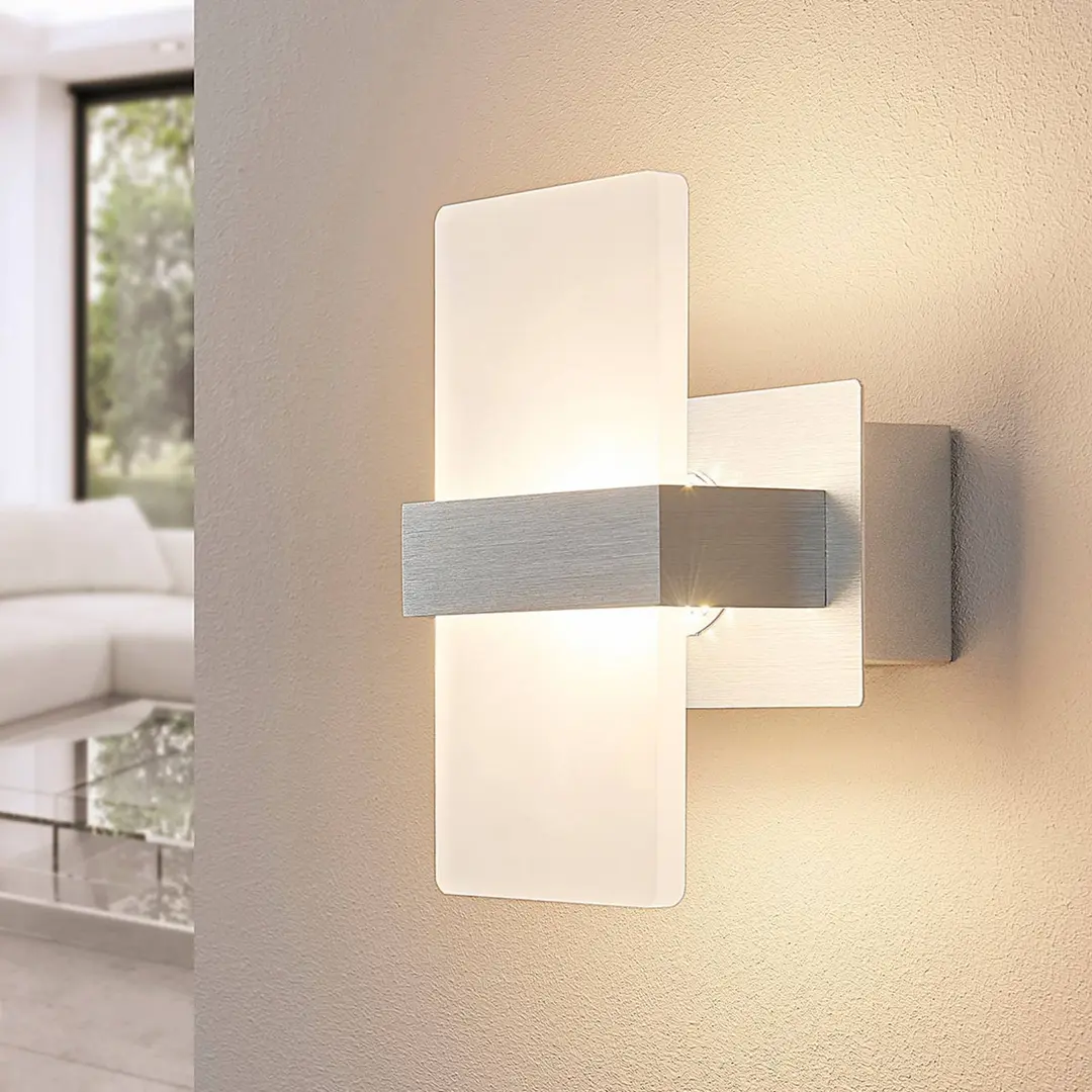 Lindby LED-Wandleuchte Yorick, 18 cm, alu/weiß mit Schalter
