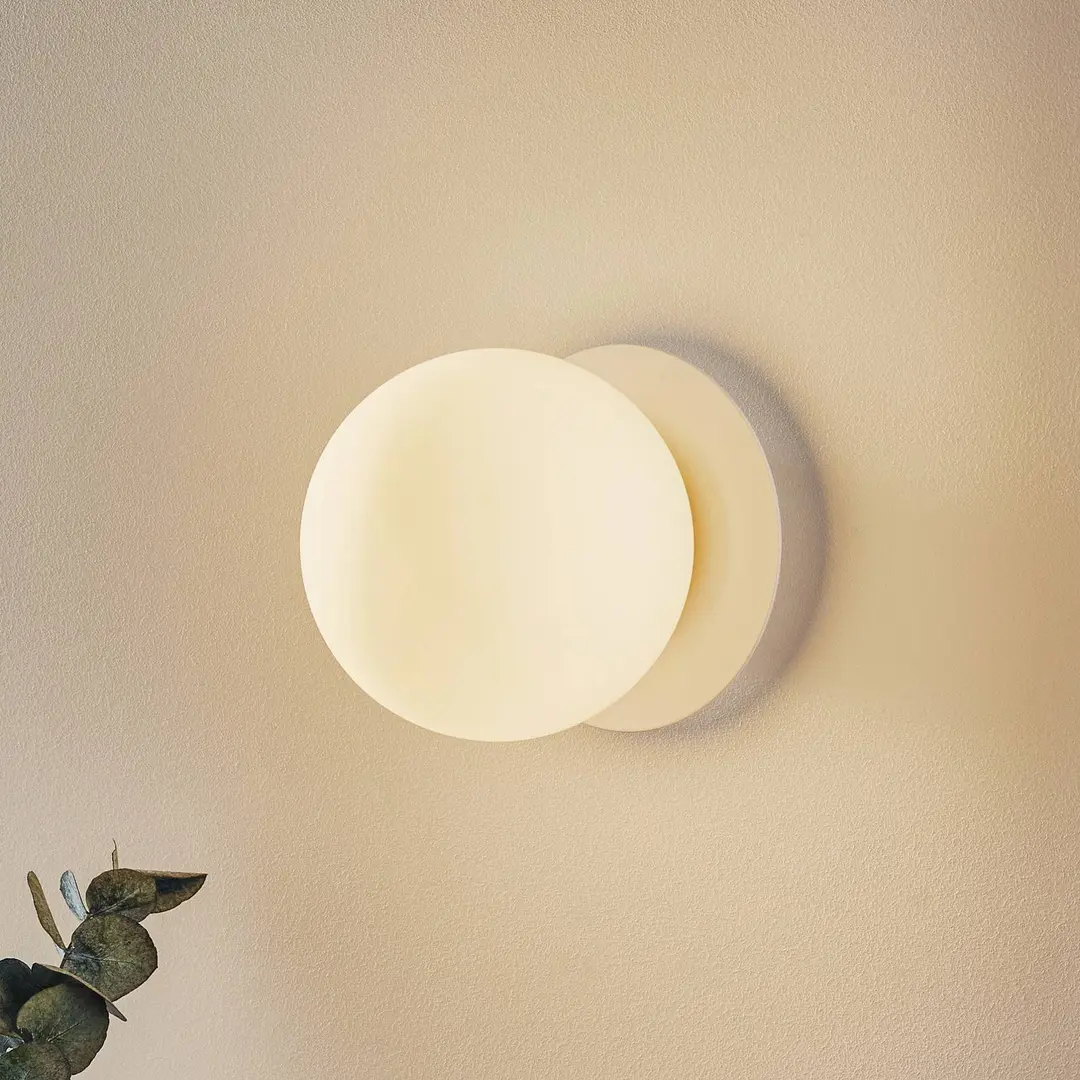 EMIBIG LIGHTING Wandleuchte Minerva K1, weiß, Ø 15 cm, Glas/Metall