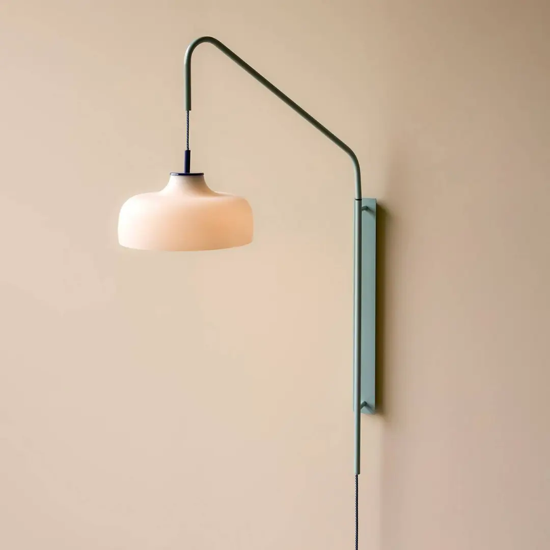 HÜBSCH Wandleuchte Current, hellblau, Ausladung 71 cm