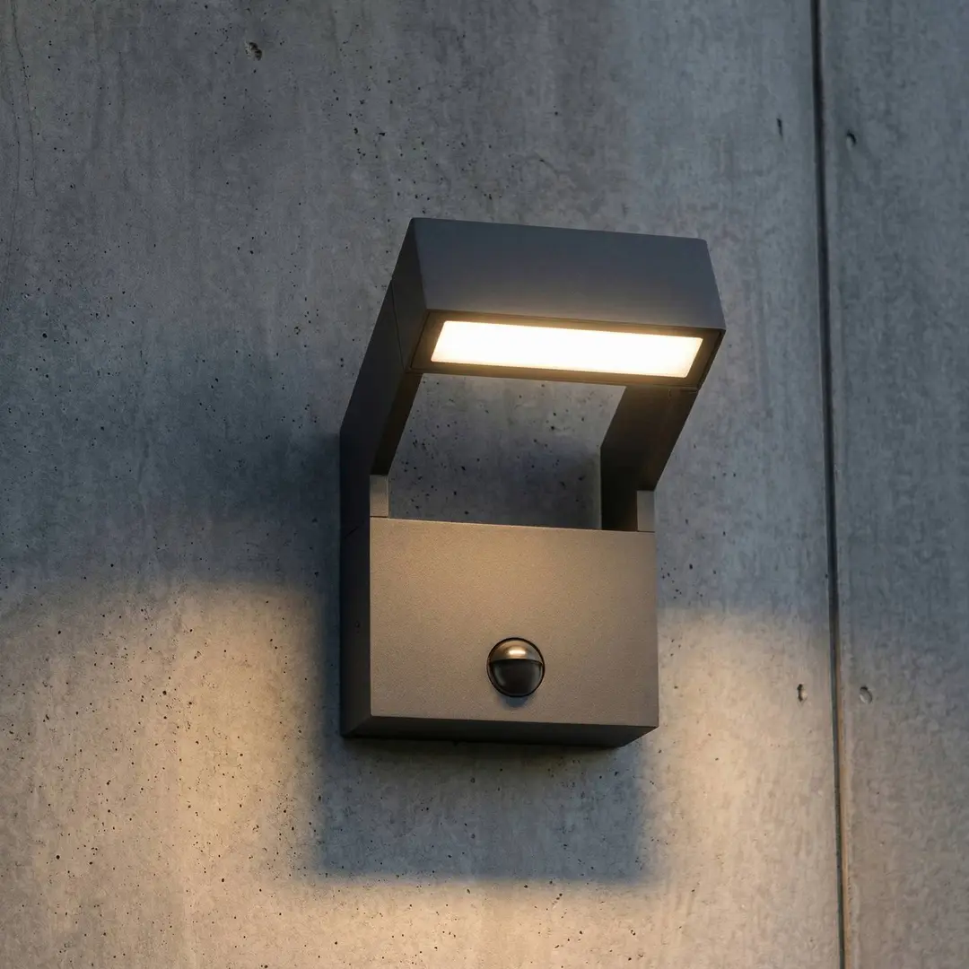 Arcchio LED-Außenwandlampe Kovato, Sensor, dunkelgrau, IP65