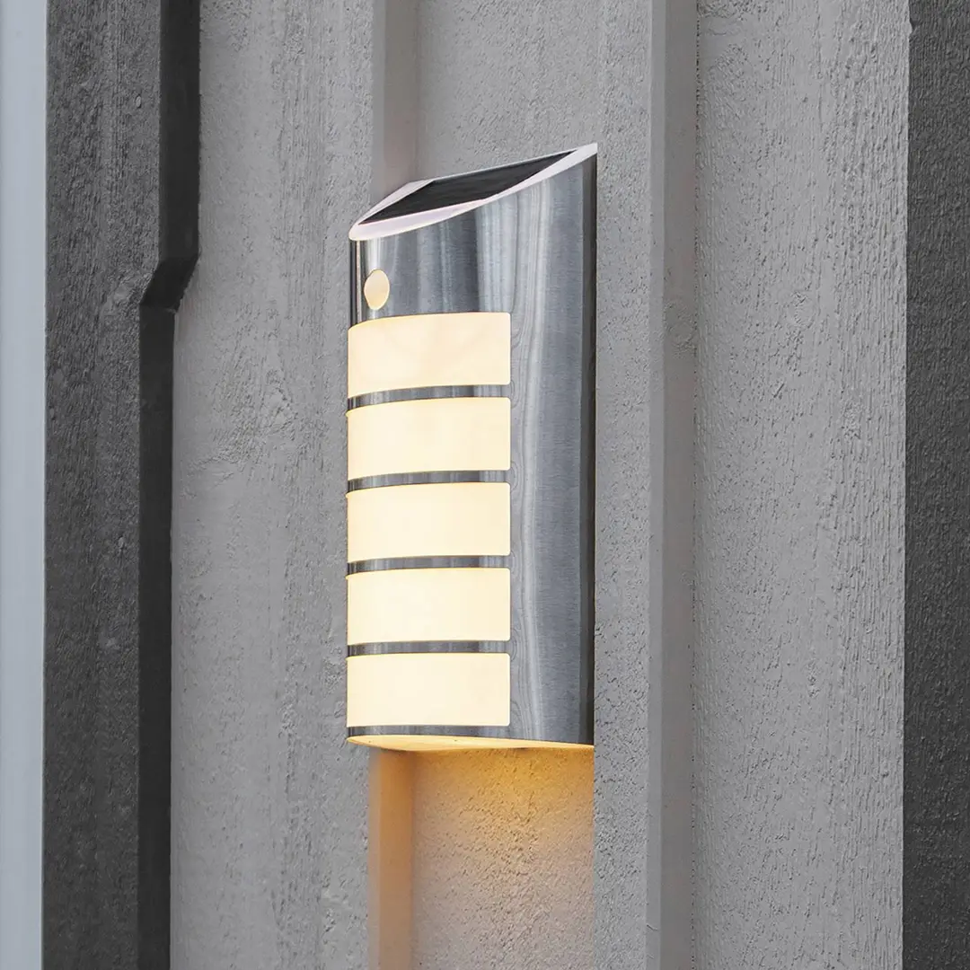 STAR TRADING LED-Solarwandleuchte Wally mit Bewegungssensor