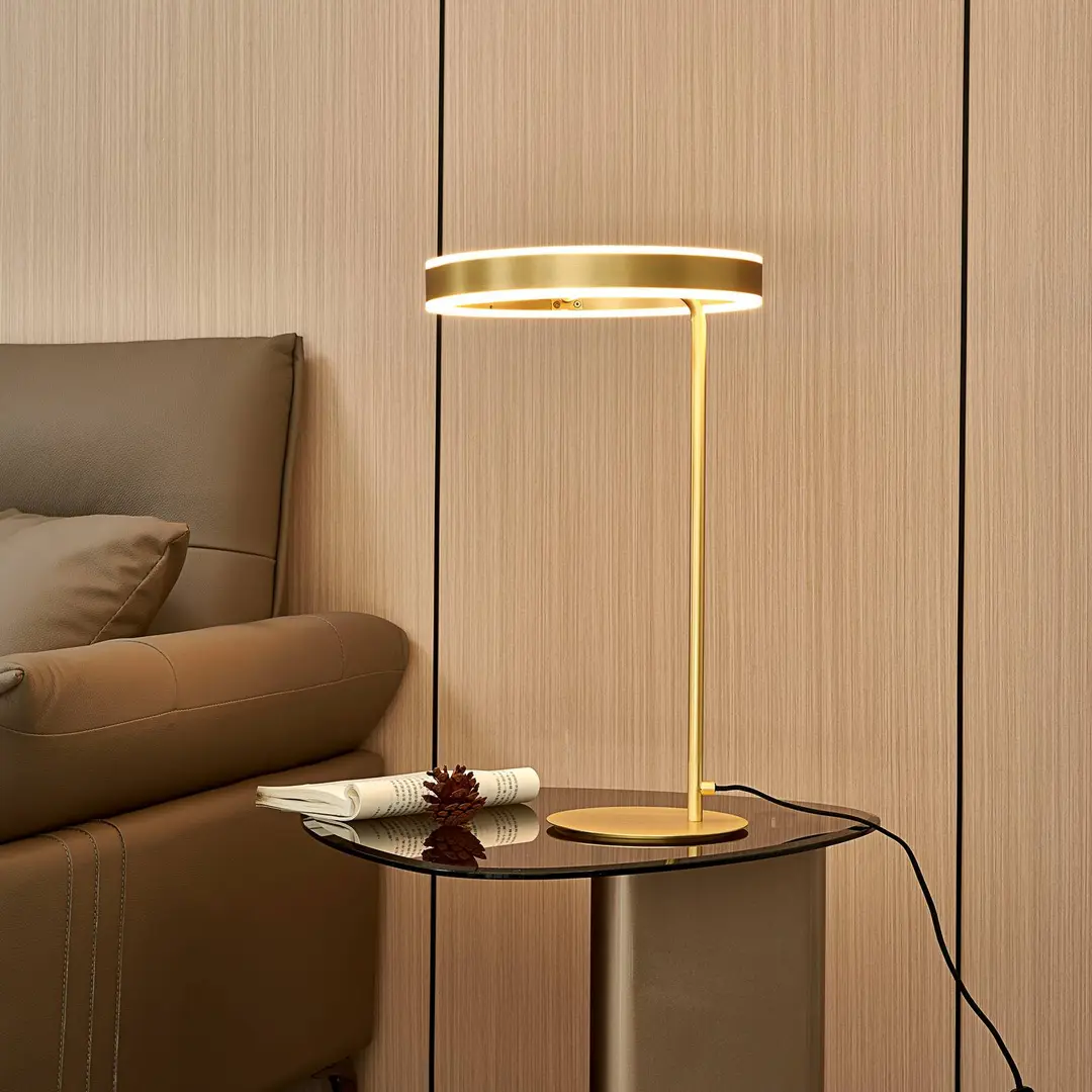Lucande LED-Tischlampe Yekta, messingfarben, 59 cm, dimmbar