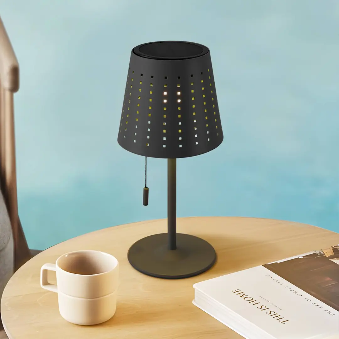 Lindby LED-Solar-Tischleuchte Hilario, schwarz, Eisen, Akku