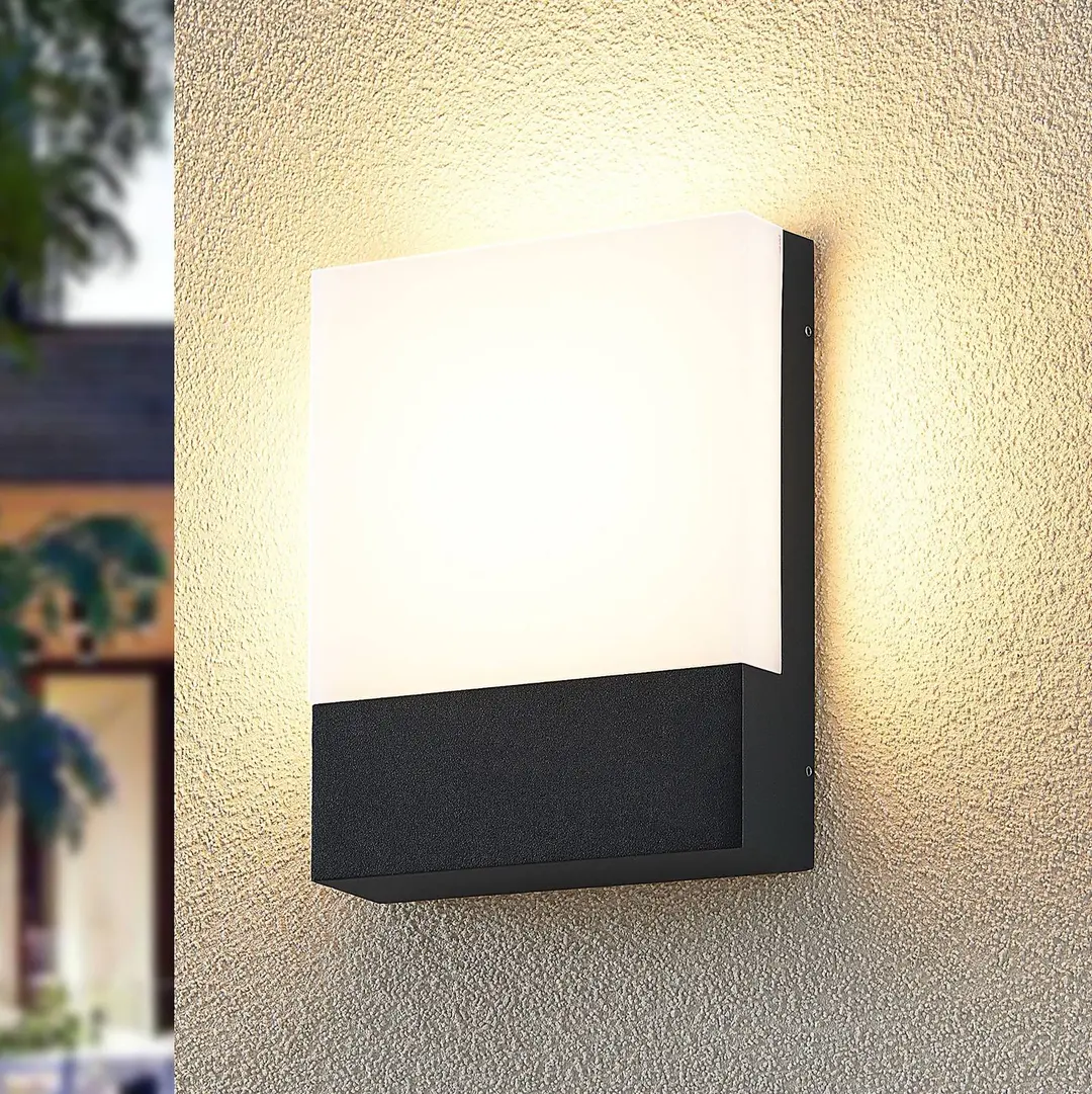 Lindby Vanira LED-Wandleuchte für außen, eckig