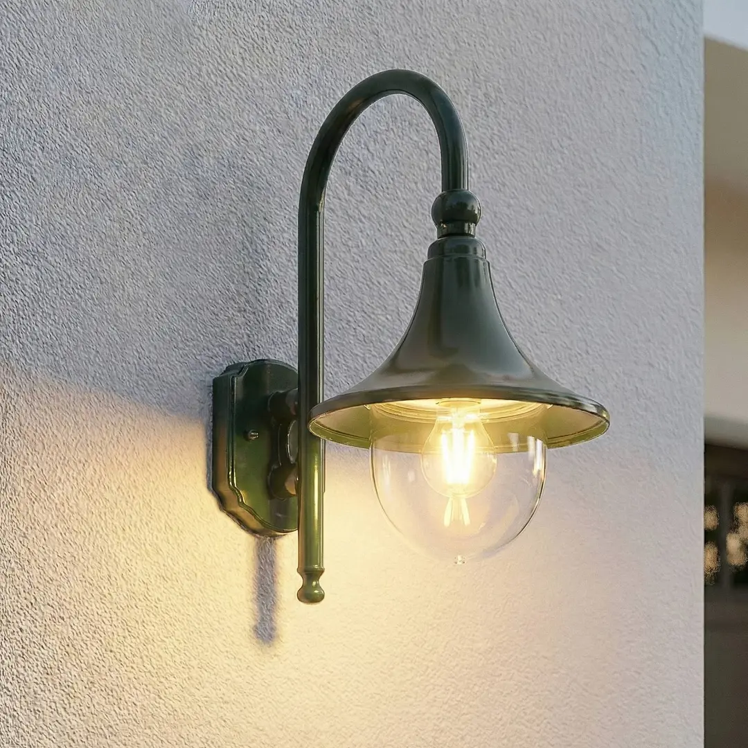 Lindby Außenwandleuchte Daphne, grün, Metall, E27, IP44