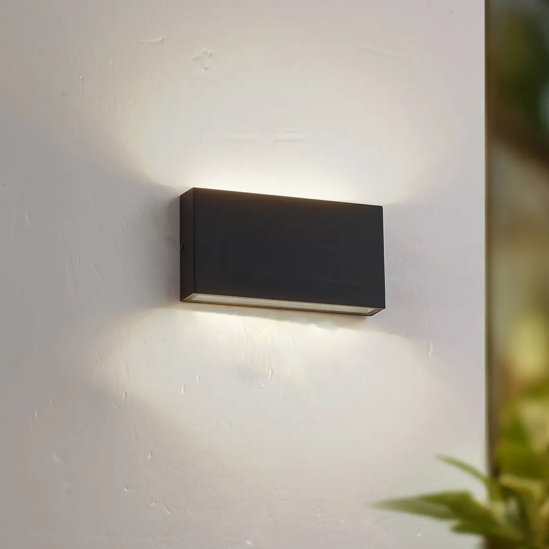 Lindby LED-Außenwandlampe Jarte, schwarz, Metall, 17cm, IP54
