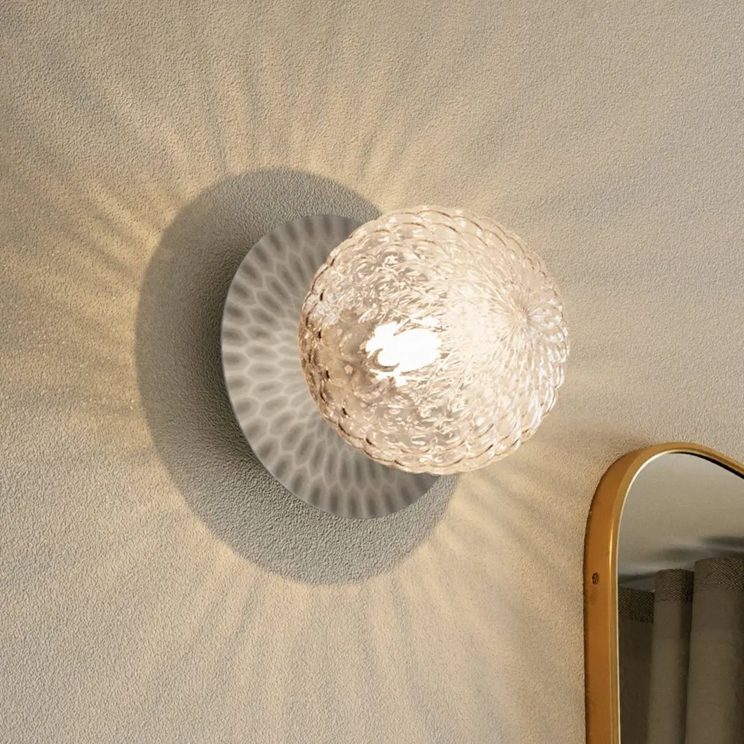 Nuura Wandleuchte Liila 1 Medium, silber/klar, IP44, G9