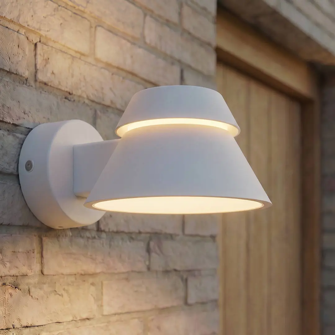 Lucande LED-Außenwandleuchte Moena, hellgrau, Metall, IP44