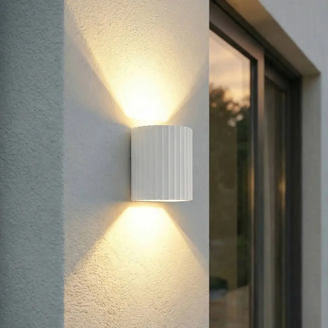 Lindby LED-Außenwandleuchte Ralino, weiß, 2-flg., IP65