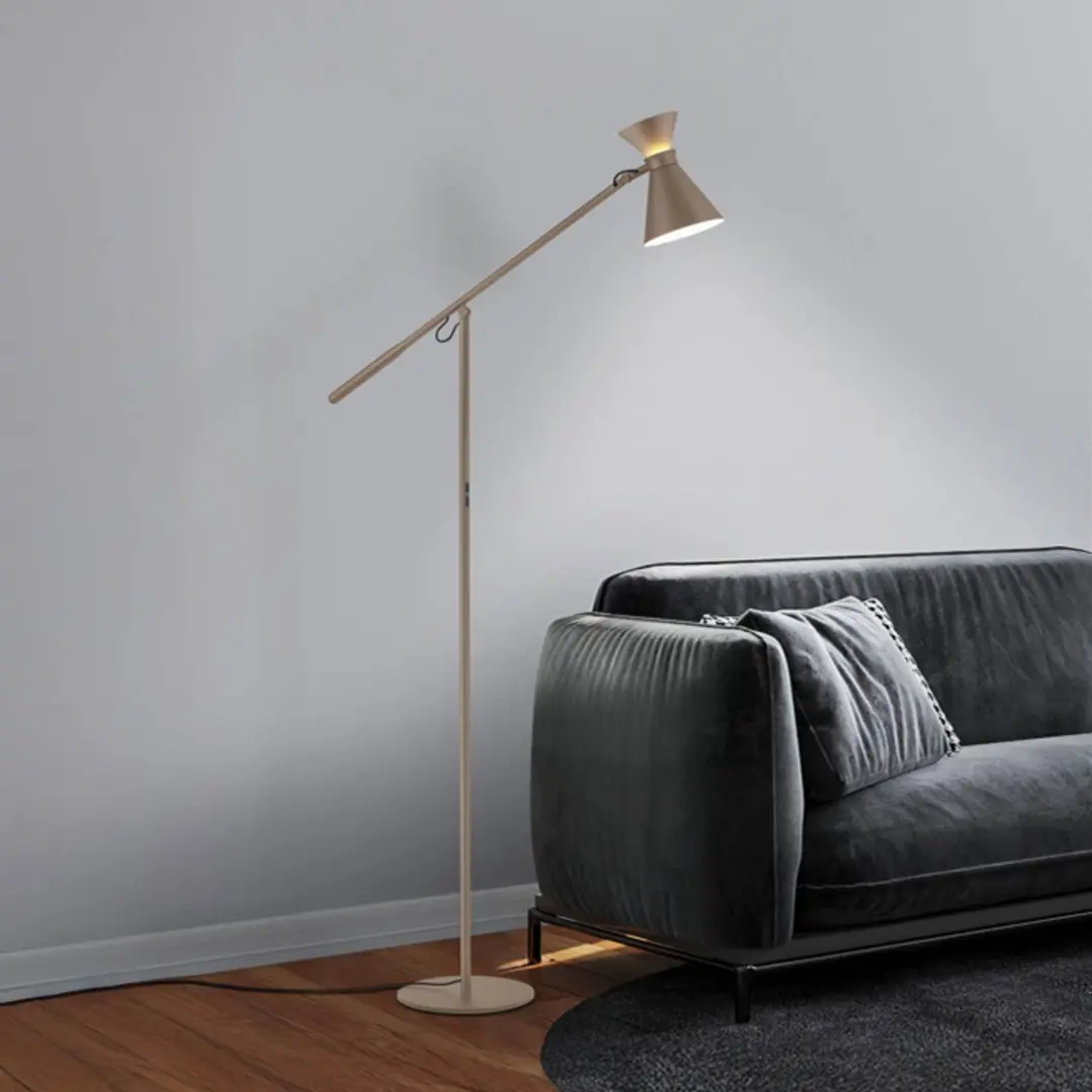 Helestra LED-Stehlampe LUK, braun, dim., höhenverstellbar