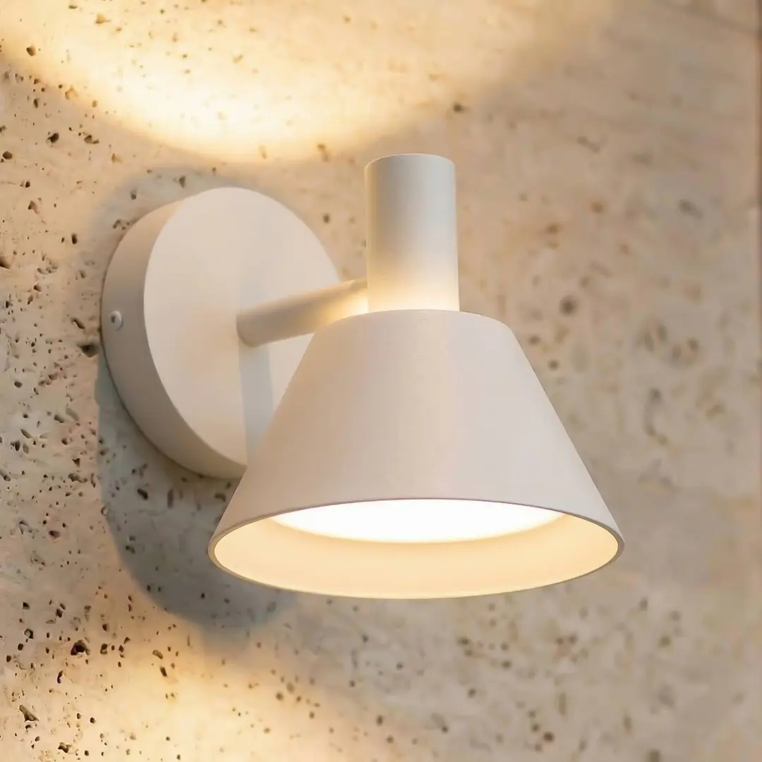 Lucande LED-Außenwandleuchte Tabena, weiß matt, IP44, CCT