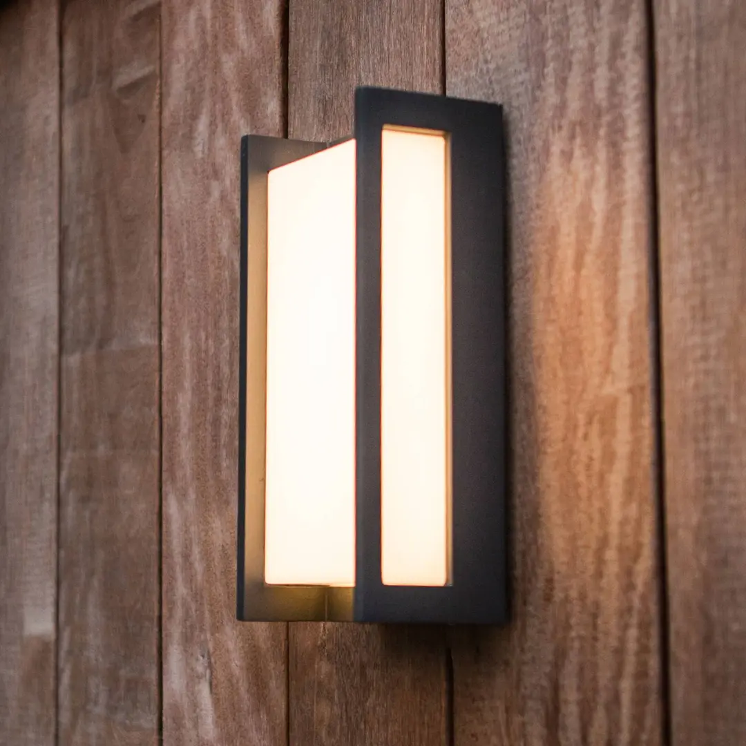 Lutec LED-Außenwandlampe QUBO, dunkelgrau, Höhe 22 cm, Metall IP54