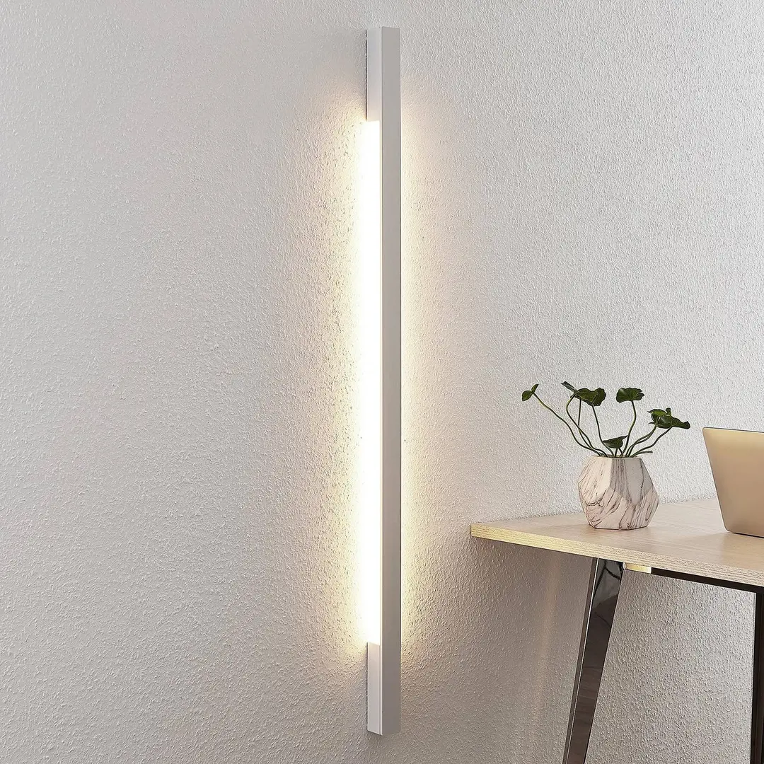 Arcchio LED-Wandleuchte Ivano, 130 cm, weiß, Aluminium