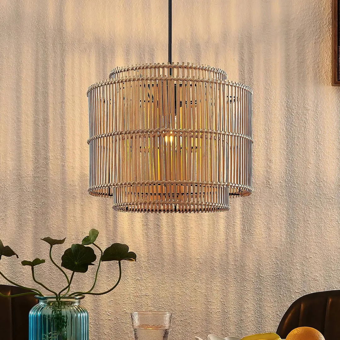 Lindby Pendelleuchte Bridga, Ø 35 cm, schwarz, Bambus