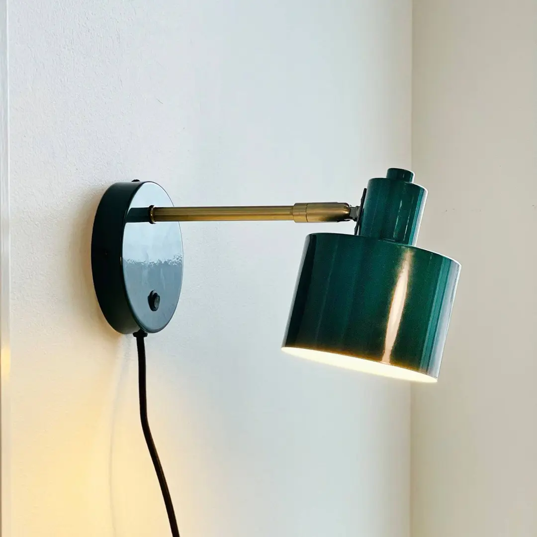 Dyberg Larsen Wandlampe Ocean, dunkelgrün, Ausladung 30 cm
