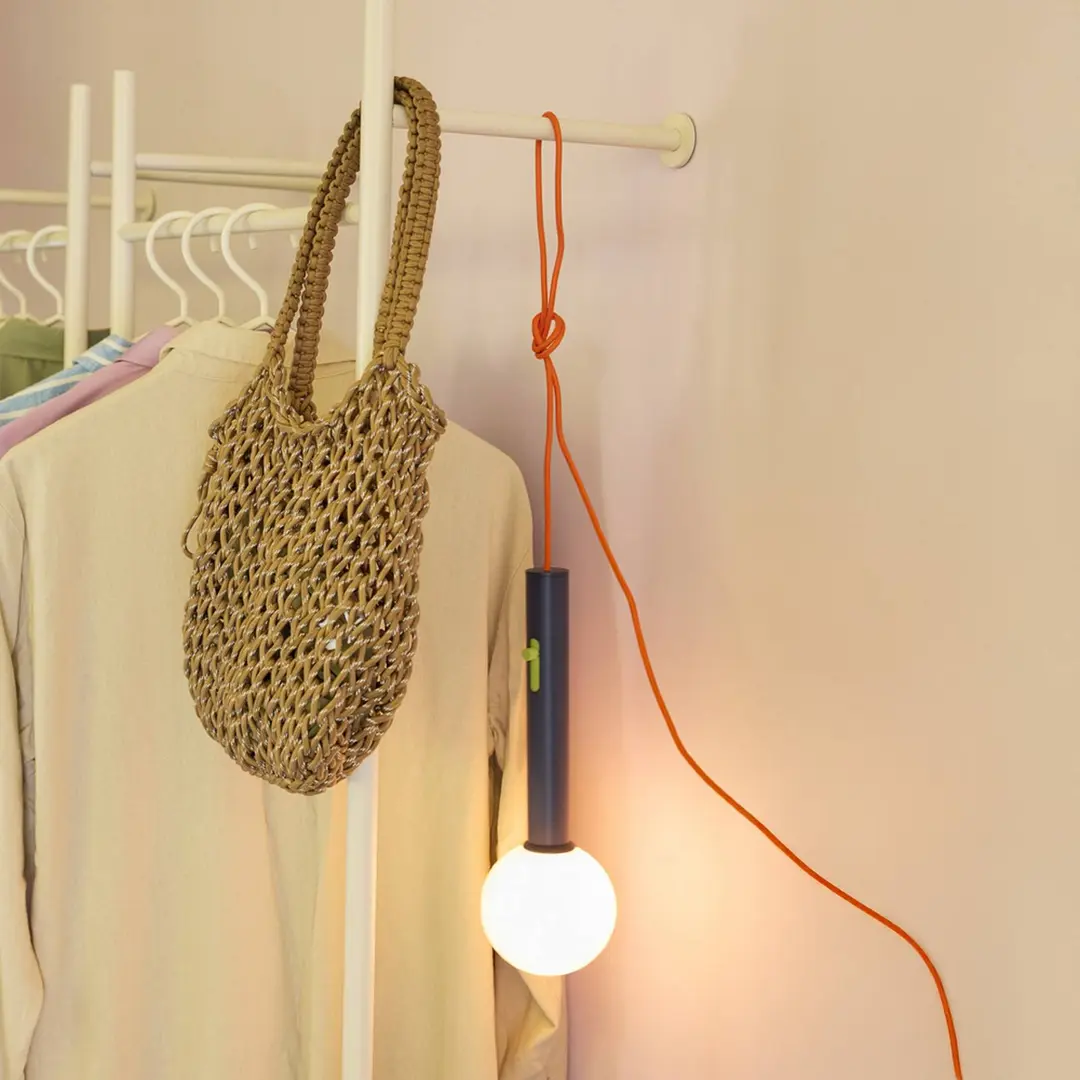 Hübsch LED-Wandlampe Talk, blau/orange, Länge 30 cm, Eisen/Glas