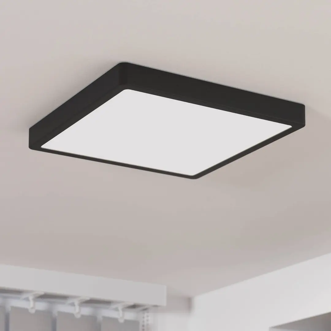 EGLO Deckenlampe Fueva 5 IP44 schwarz 3.000 K 28x28cm