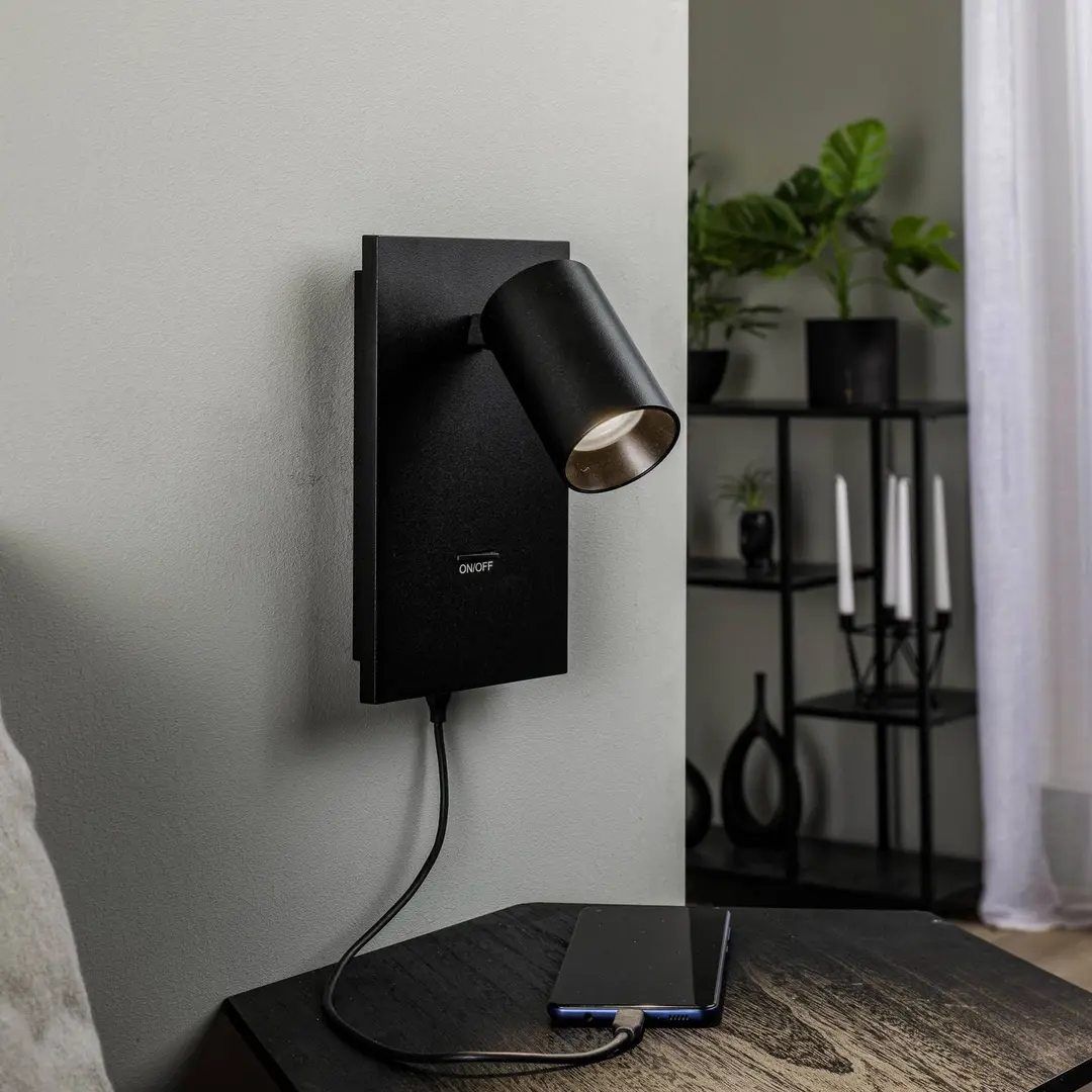 Arcchio Strahler Brinja, schwarz, Metall, USB-C, Schalter