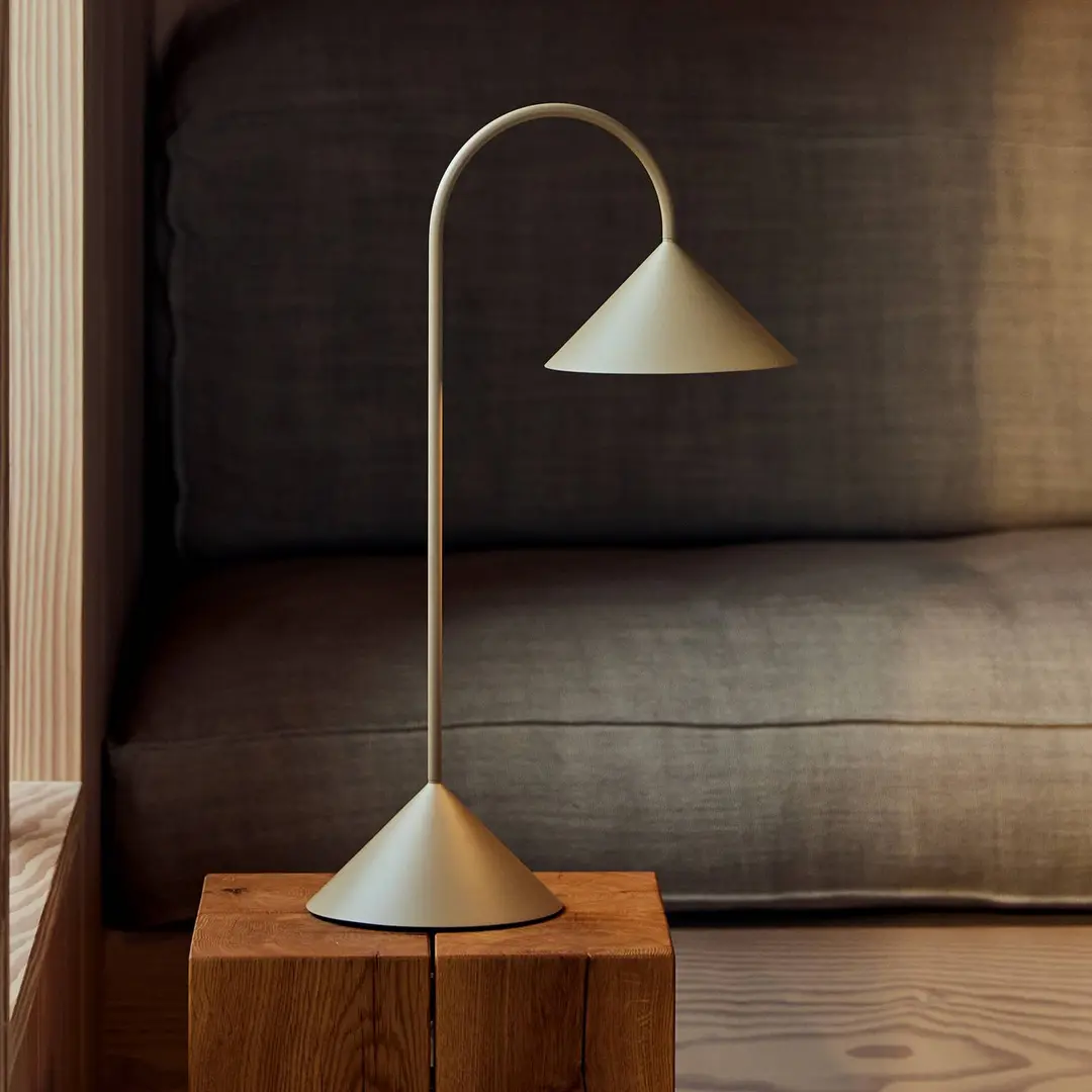 FRANDSEN LED-Akku-Tischleuchte Grasp, sandgrau, Höhe 47 cm