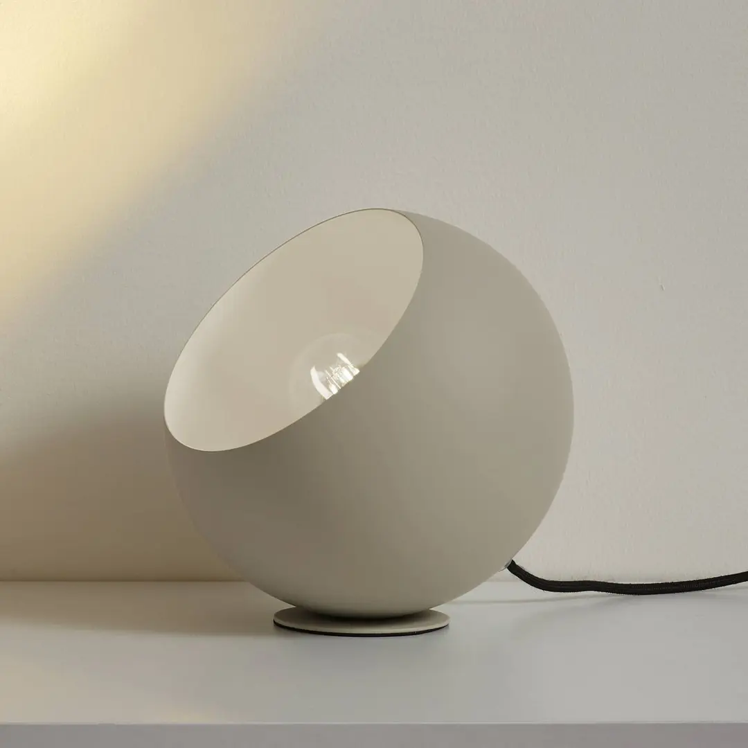 Lindby Tischleuchte Solomia, beige, Eisen, Ø 20 cm