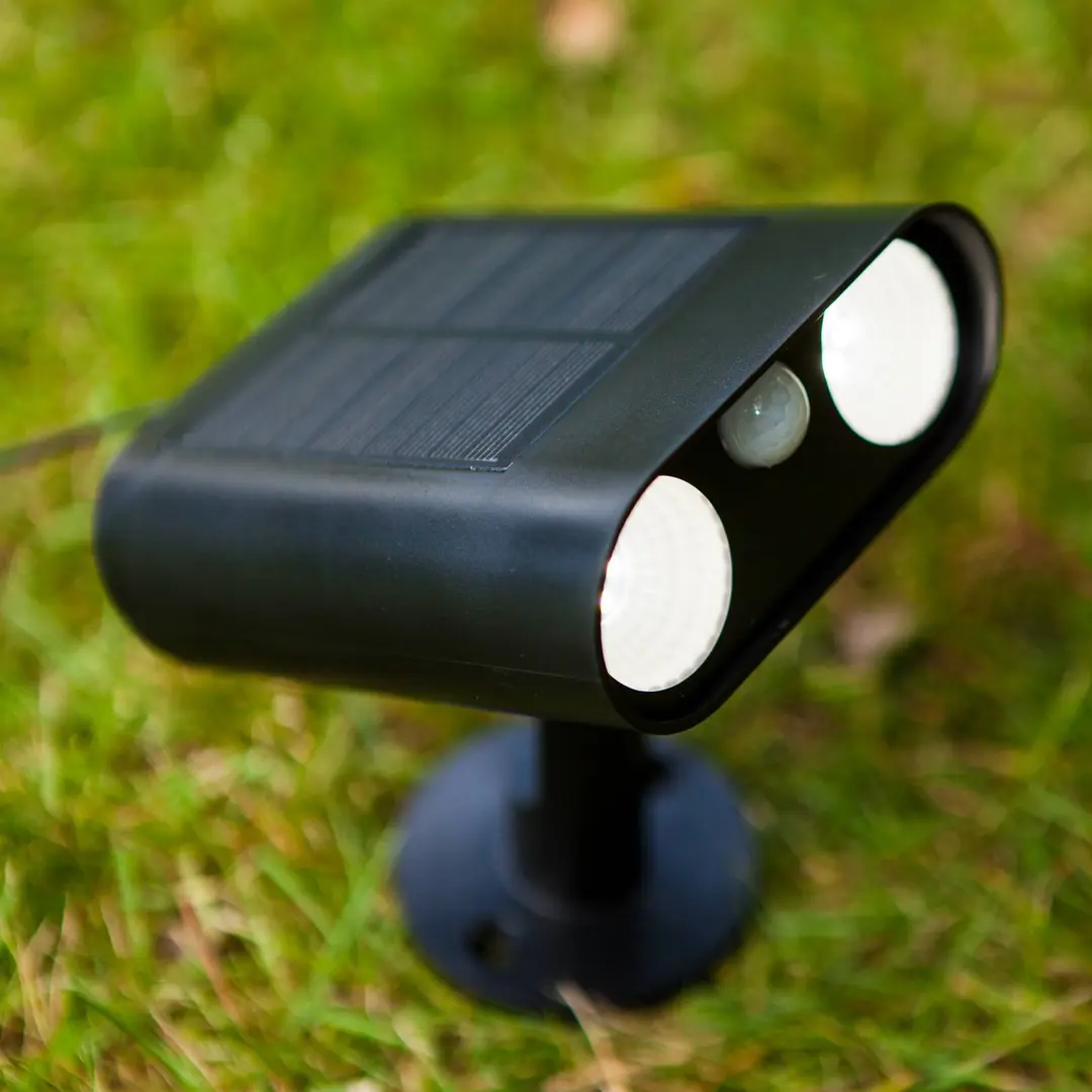 Lutec LED-Solar-Erdspießstrahler BINGO, schwarz, 16 cm Sensor IP54
