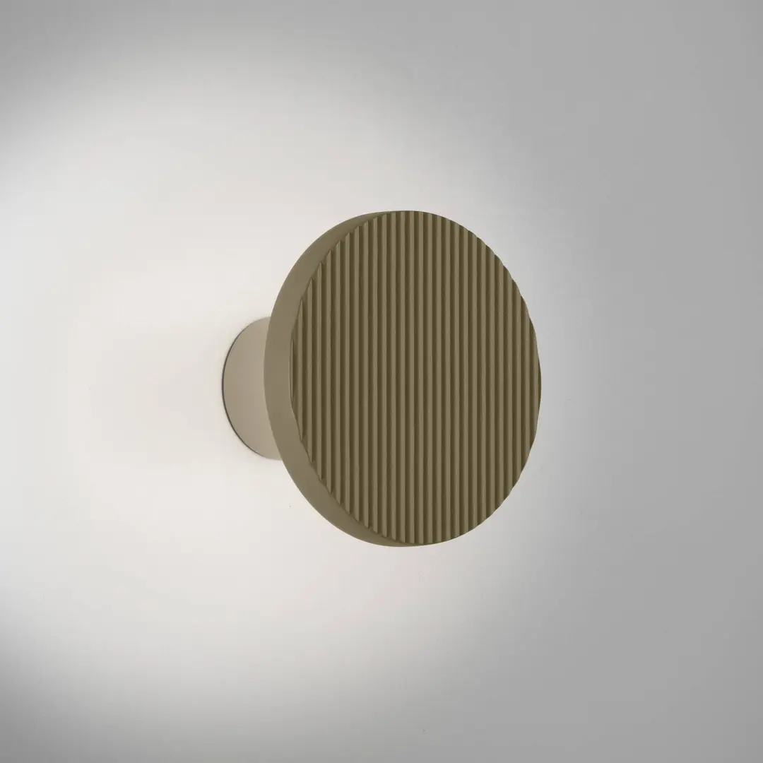 Bover LED-Wandlampe Arid A/01 oliv CCT 2.200-2.700 K IP44