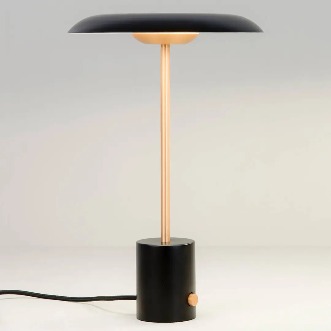 FARO BARCELONA LED-Tischleuchte Hoshi mit Dimmer, schwarz-kupfer