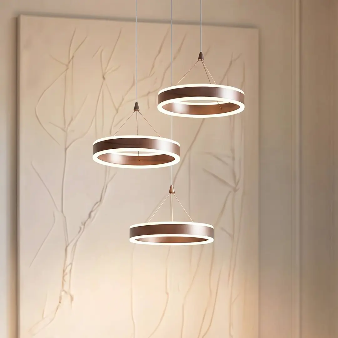 Lucande LED-Hängeleuchte Kolo, braun, 3-flg., dimmbar